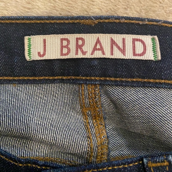 J Brand “Skinny Leg” Dark Wash in "Pure" Jeans Size: 28 - Picture 4 of 6